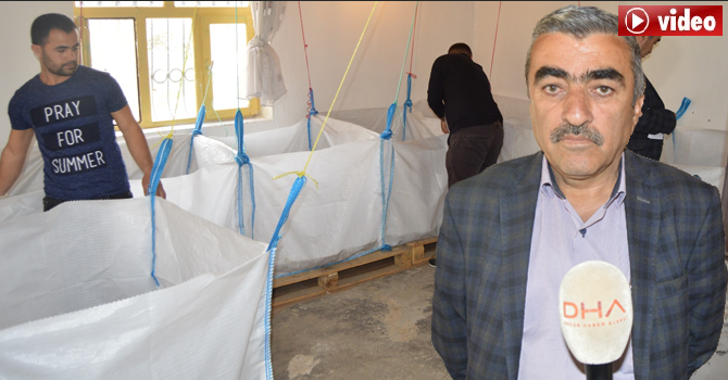 Hakkâri’deki misafir odasında Kaliforniya solucan gübresini yetiştiriyor