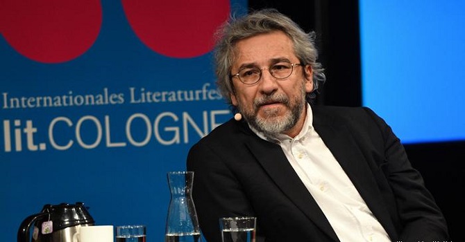 Can Dündar hakkında kırmızı bülten