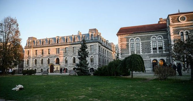 Boğaziçi Üniversitesi'nde 'Afrin lokumu' protestosundan ötürü gözaltına alınan 9 öğrenci tutuklandı