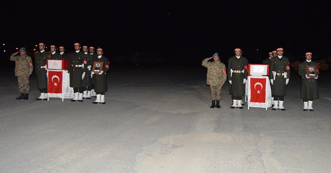 Hakkari'de Şehitler için Tören Düzenlendi