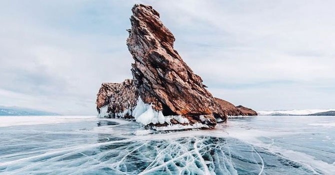 Donmuş Gölden büyüleyici kareler