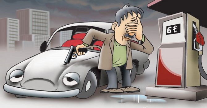 Benzine 3 günde 3 zam...İlk kez 6 lirayı geçti