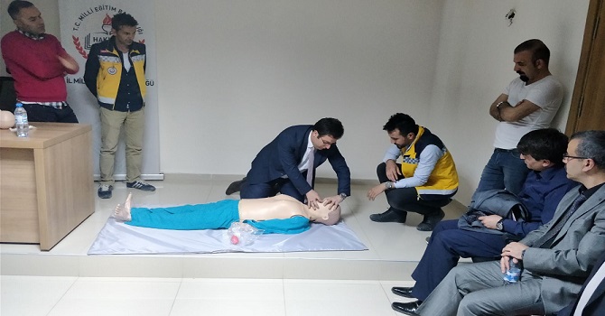 Hakkari MEM ilk yardım eğitimi kurslarını başlattı