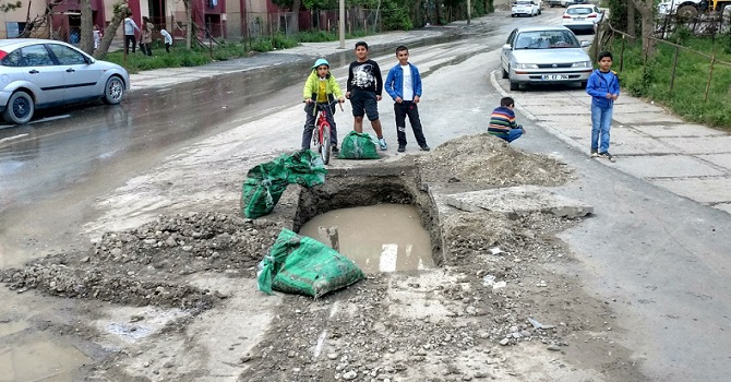 'Çocuklarımız düştükten sonra mı kapatılacak'