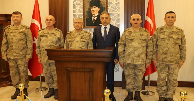 Jandarma Genel komutanı Orgeneral Arif Çetin Hakkari'de