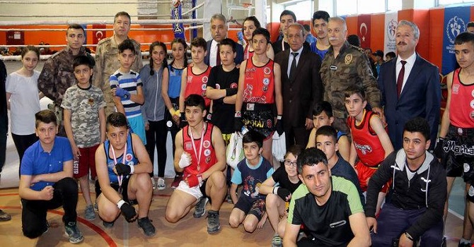 Hakkari'de MUAY THAİ il birinciliği şampiyonası düzenlendi