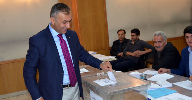 Hakkari Seçim Kurulu Özdemir'in itirazını kabul etti