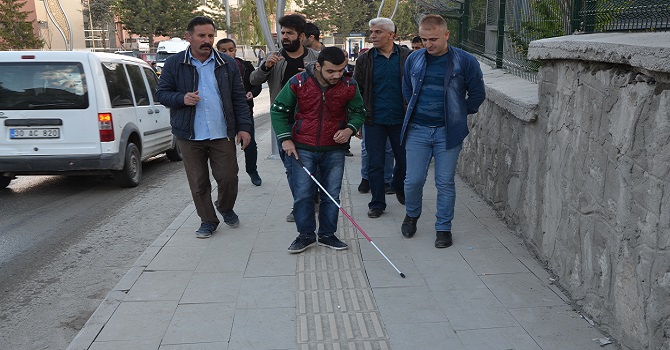 Hakkari'de Görme Engelliler İçin Engelsiz Kaldırımlar