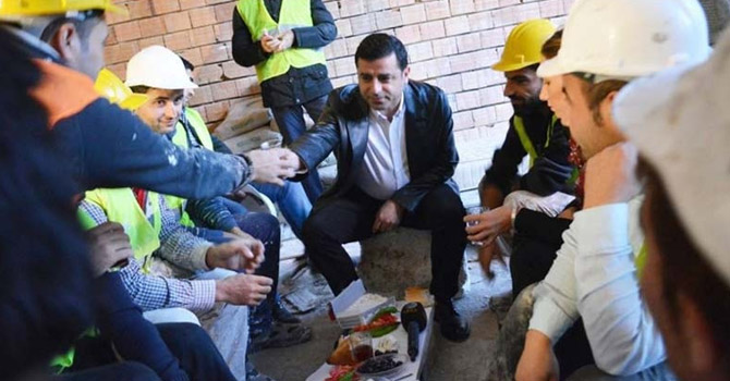 Demirtaş'tan 1 Mayıs mesajı: Önce alanlara sonra sandığa