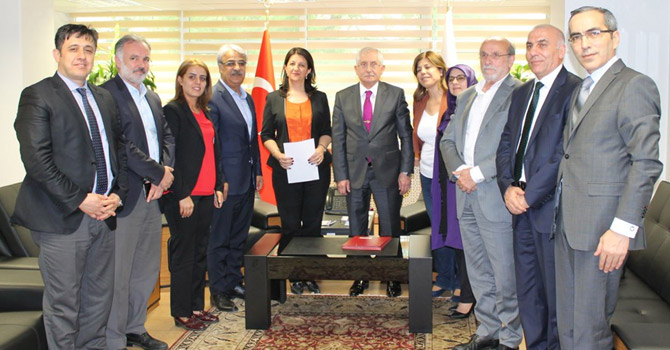 HDP, YSK'ya Demirtaş'ın adaylık başvurusunu yaptı