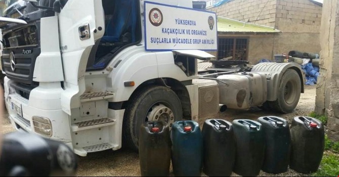 Yüksekova'da 1 ton 155 litre kaçak akaryakıt ele geçirildi