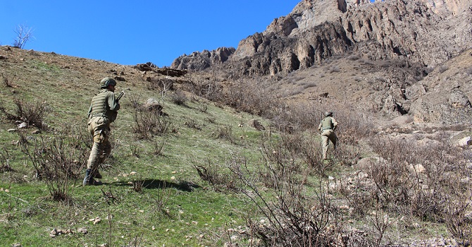 Hakkari'de çatışma: 1 asker şehit
