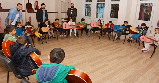 Minikler Kültür ve Sanat Merkezinde sanat ile buluştular