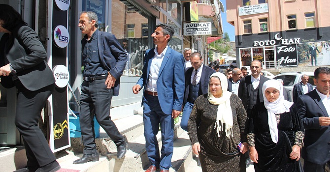 HDP heyeti Şemdinli’de ziyaretlerde bulundu