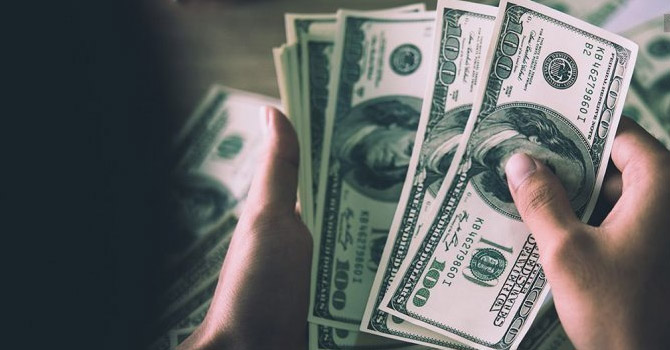 Dolar tüm zamanların rekorunu kırdı
