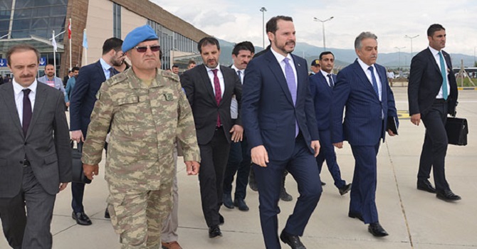 Bakan Albayrak, Çukurca'daki petrol sondaj çalışmasını inceledi