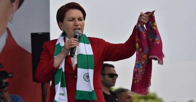Meral Akşener: Türkiye'nin ekonomisinin içine tükürdünüz