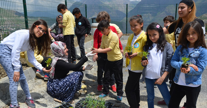 Özel Doğu Koleji ile kadın kooperatifinden örnek çalışma