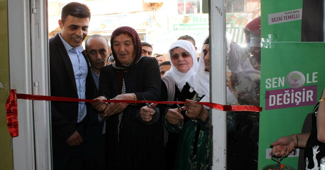 HDP Çukurca'da seçim bürosunu açtı