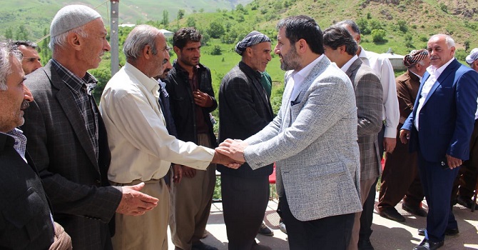 AK Parti Heyeti Şemdinli'de ziyaretlerde bulundu