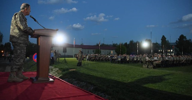 Genelkurmay Başkanı Orgeneral Hulusi Akar Hakkari'deki birlikleri  Denetledi