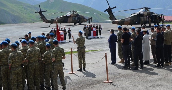 Hakkari'de Şehit askerler için tören düzenlendi
