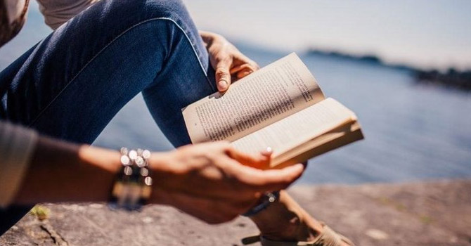 Tesadüfen okuduğu kitaptan aldatıldığını öğrendi