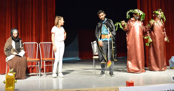Hakkari Çevre ve Şehircilik İl Müdürlüğünden tiyatro oyunu