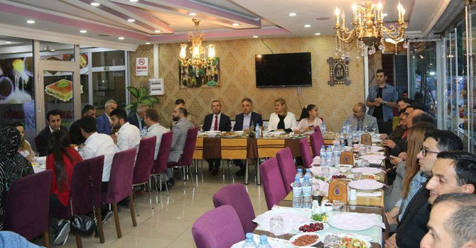 Vali Toprak Baronun iftar yemeğine katıldı