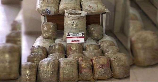 Hakkari'de 858 kilo toz esrar ele geçirildi