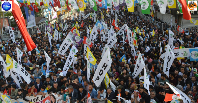 Hakkari'de coşkulu HDP mitingi