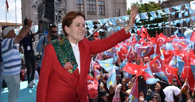 Akşener: Bu hadsiz polis müdürünü hiç unutmayacağım