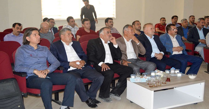 Hakkari’de muhtarlara imar barışı anlatıldı