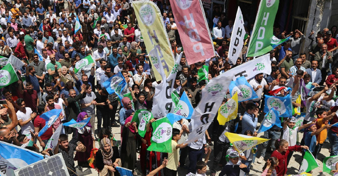 HDP eşbaşkanı Buldan Şemdinli'de halka seslendi!