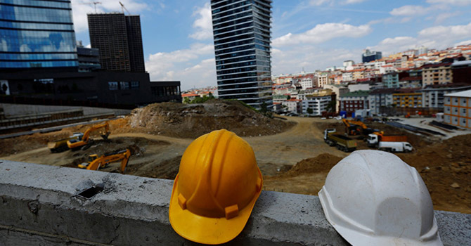 Okul inşaatı çöktü: 3 işçi yaşamını yitirdi