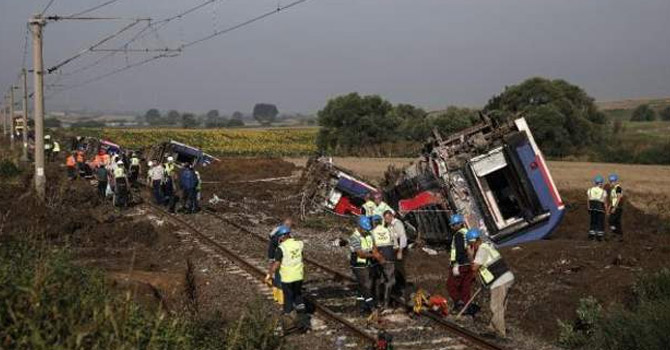 Tren kazasında ölenlerin kimlikleri belli oldu.