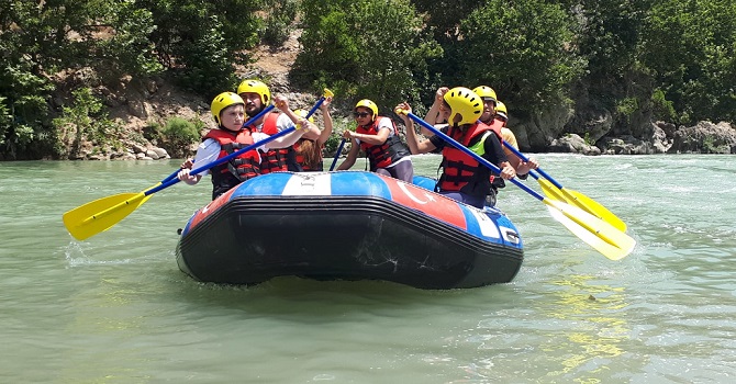 Çukurcalı Öğrencilere, Zap Suyu'nda Rafting Eğitimi