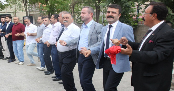 DBP Eski İl Başkanı Çallı'nın mutlu günü