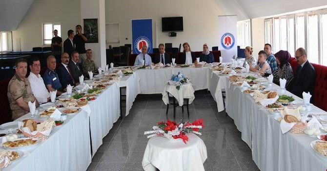 Vali Toprak, Hakkari üniversitesi rektörünü ziyaret etti