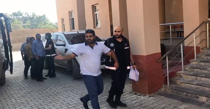Hakkari'de  göçmen kaçakçılarına operasyon: 7 gözaltı