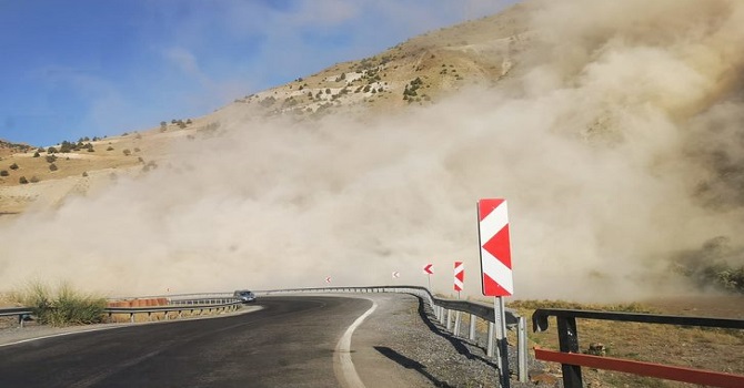Hakkari'deki Toprak Kayması Saniye Saniye Görüntülendi