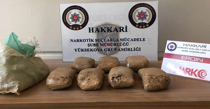 Hakkari'de toprağa gömülü 7 kilo 180 gram eroin bulundu