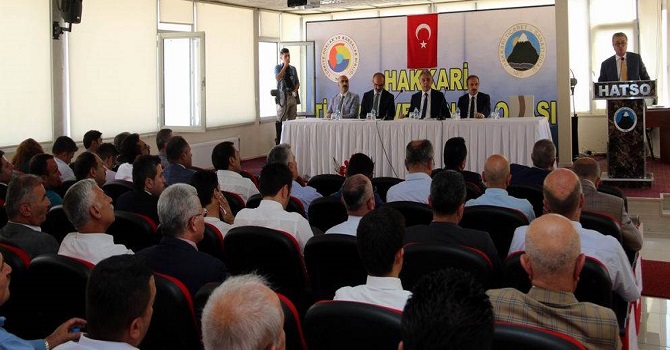 Hakkari'de  İşadamları Ekonomik İstişare Toplantısı düzenlendi