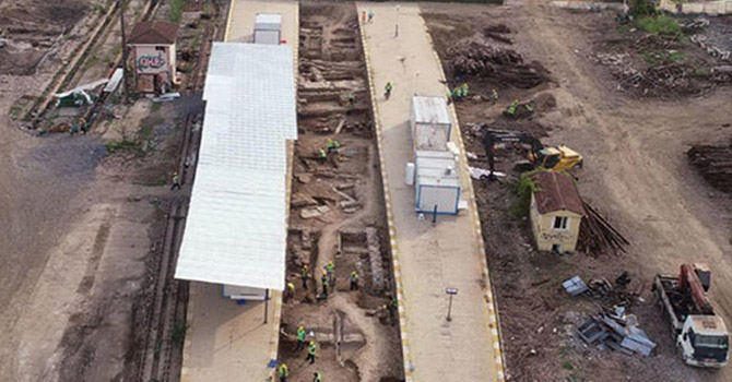 Haydarpaşa Garı'nda rayların altından tarih çıktı