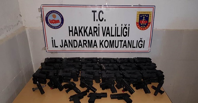 Şemdinli'de 119 adet kuru sıkı tabanca ele geçirildi