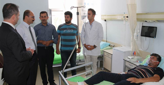 Vali Vekili Abacı'dan yaralı korucuya ziyaret