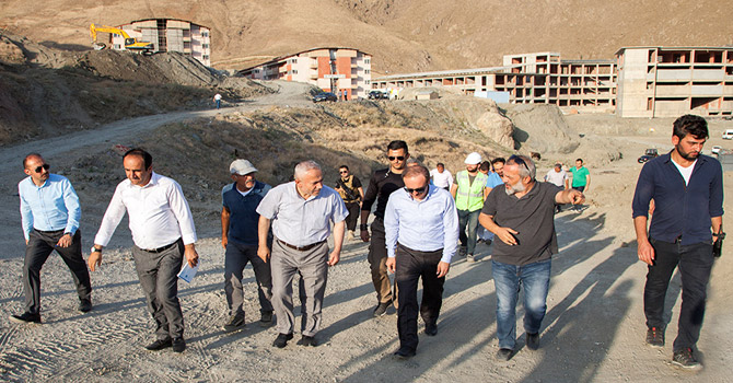 Üniversitenin inşaat çalışmaları devam ediyor