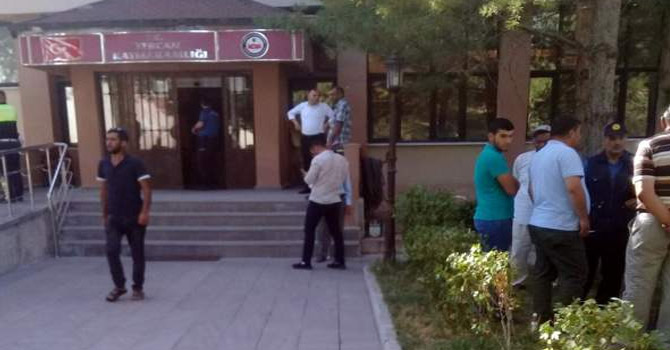 Müftülük toplantısında silahlar konuştu: 5 ölü