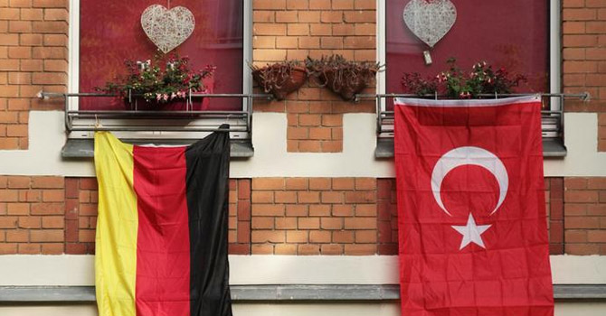 Türkiye'ye yardım önerisine koşullu destek