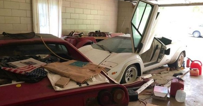 Babaannesinin garajında 430 bin dolar değerinde Lamborghini ve Ferrari buldu